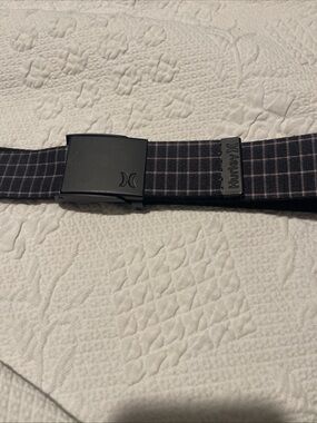 Hurley Black and Gray Plaid Web Belt with Matte Metal Buckle Mens 1.5 wide